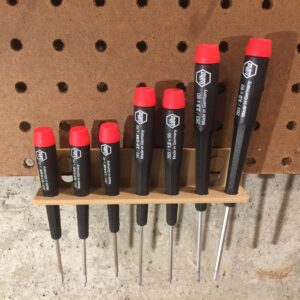 Zidni držač 8 šrafcigera