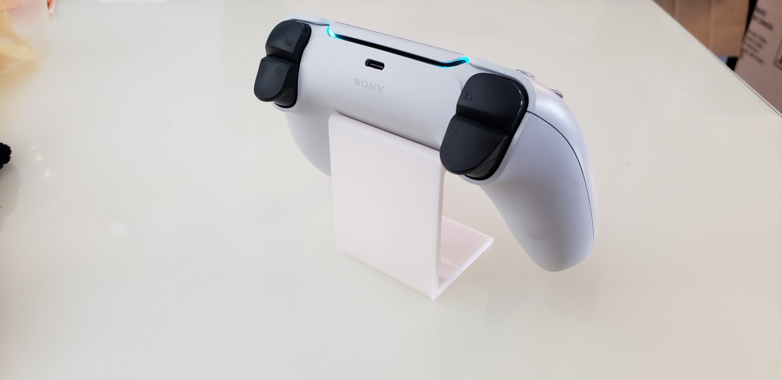 Stalak za PS5 džojstik - Slika 8