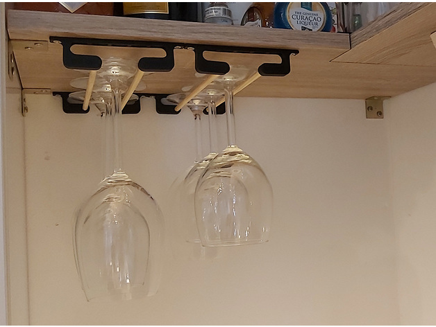 Držač vinskih čaša