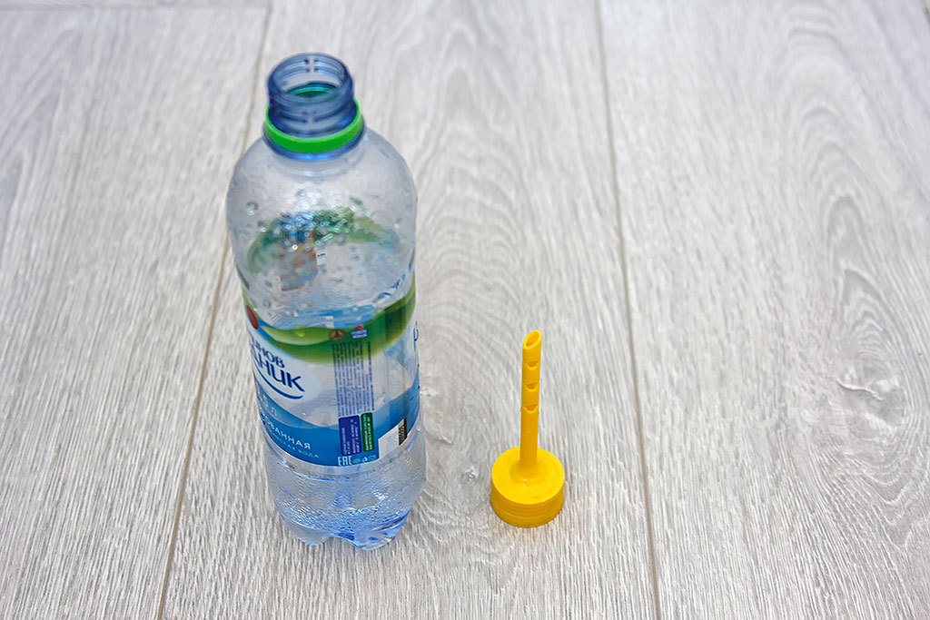 Čep za flašu za automatsko navodnjavanje biljaka