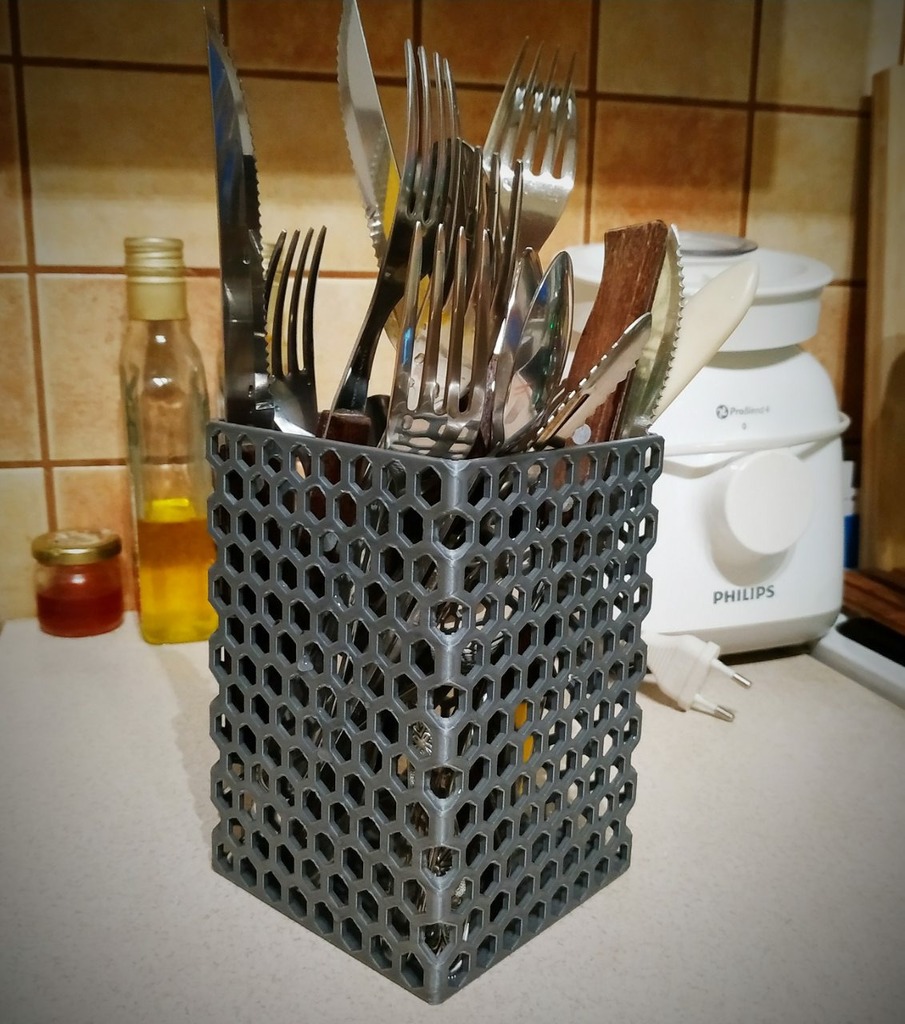 Držač kuhinjskog pribora