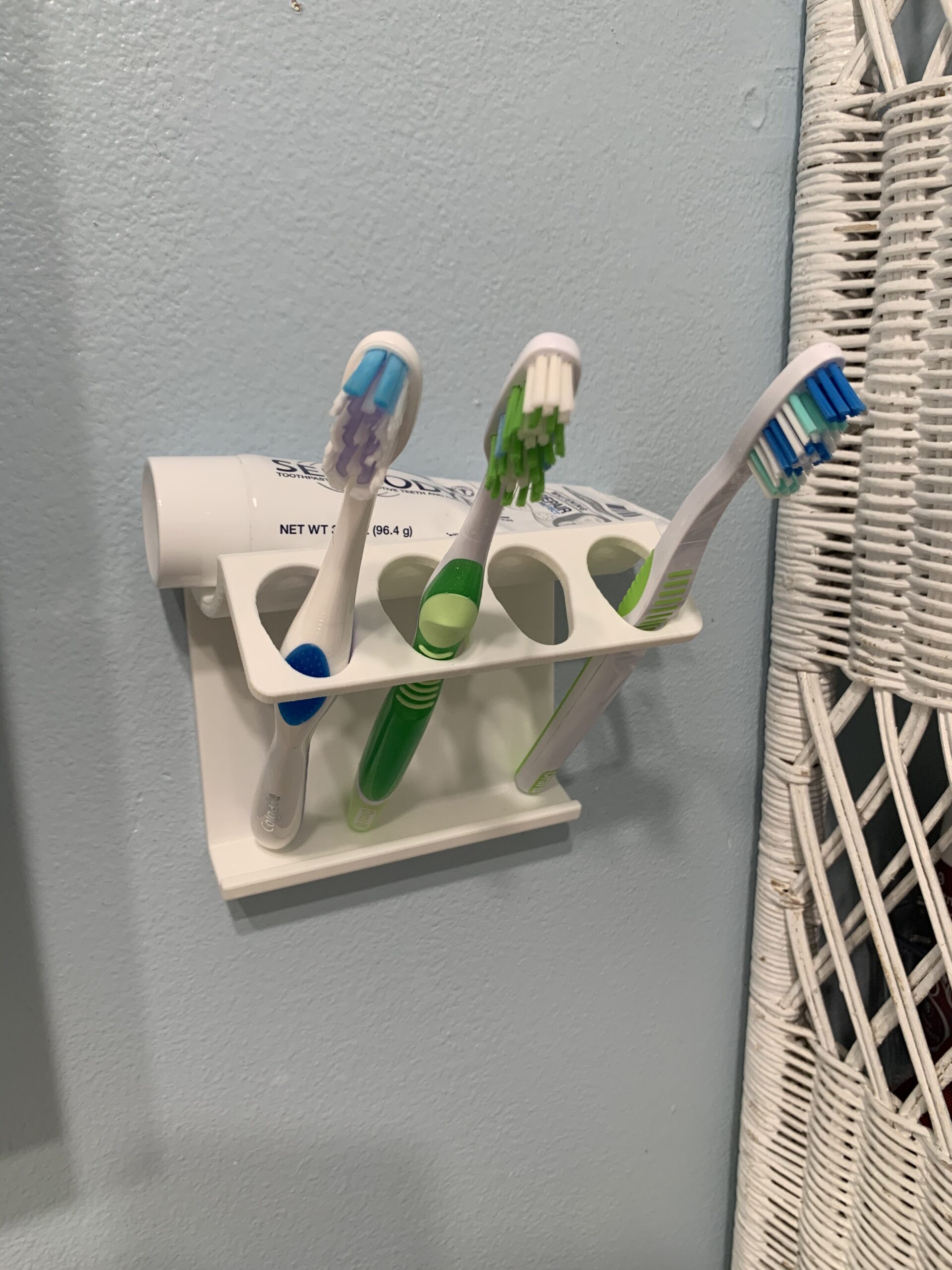 Držač za četkicu za zube i pastu