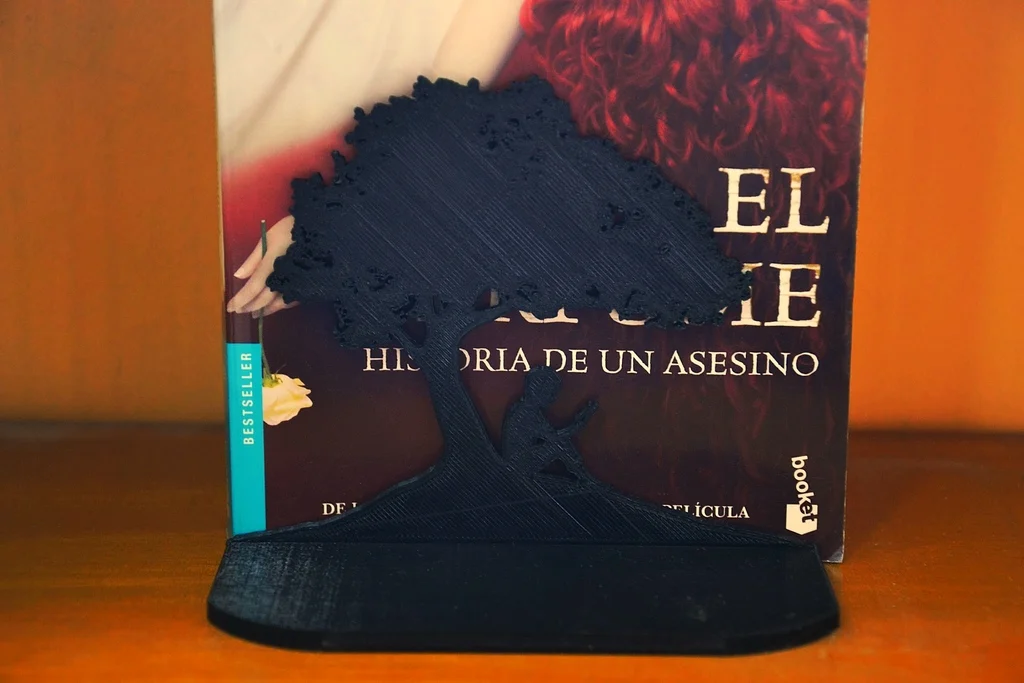 Držač za knjige u obliku drveta