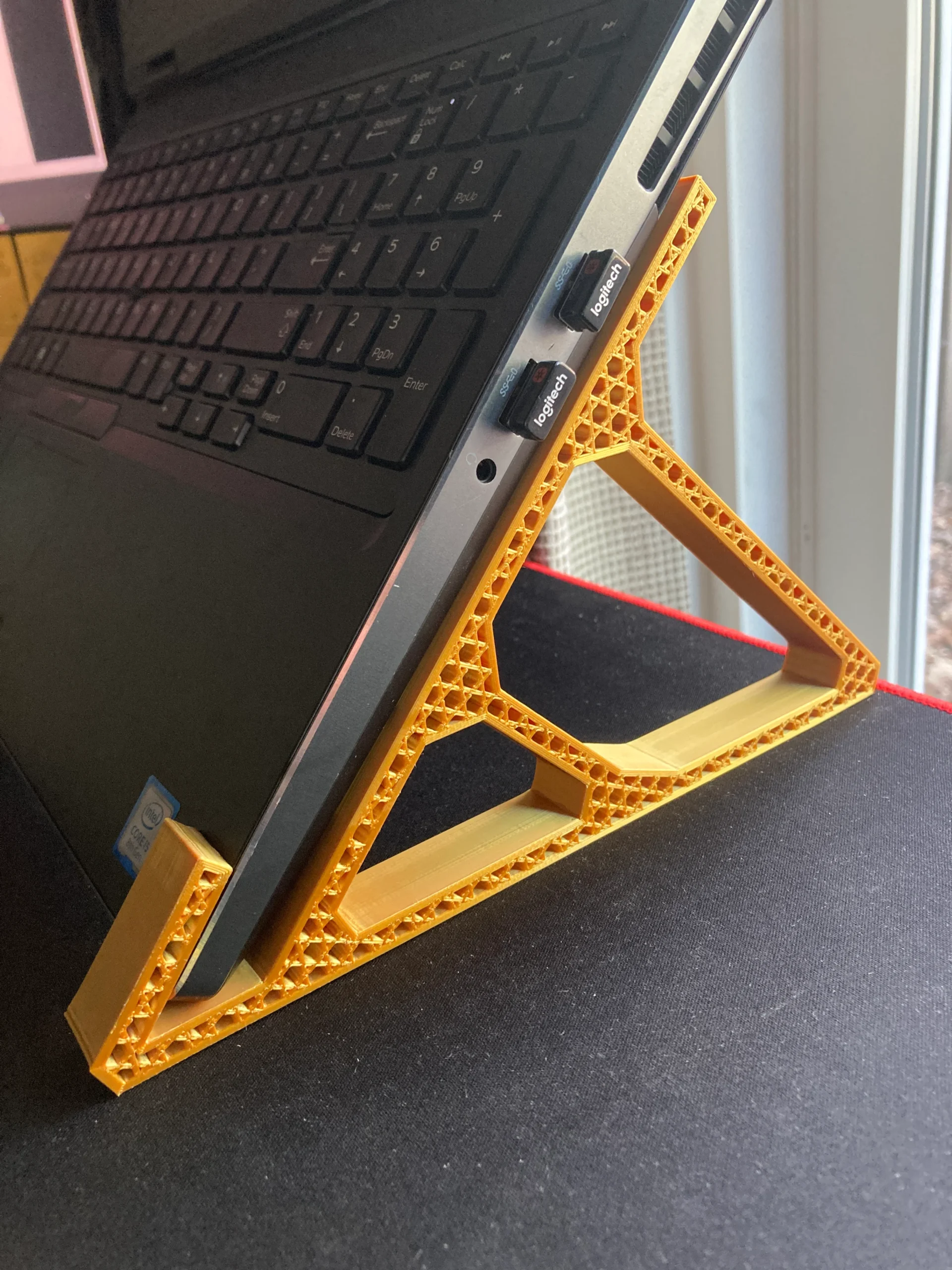 Stalak za laptop