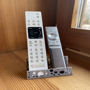 Postolje daljinskih upravljača