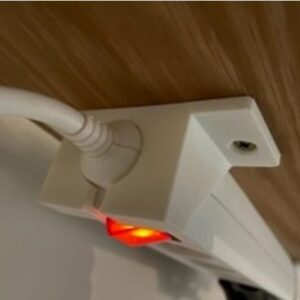 Alternative view of Držač produžnog kabla ispod stola