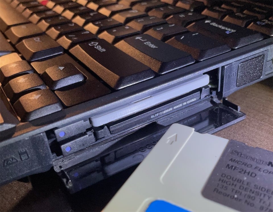 Držač micro SD i SD kartica u vidu PCMCIA kartica - Slika 3