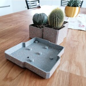 Alternative view of Četiri male saksije