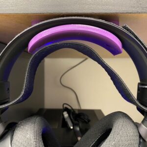 Kuka za kačenje slušalica ispod stola