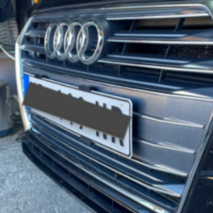 Držač registarskih tablica za auto