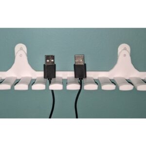 Držač USB kablova na zidu