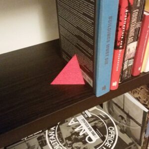 Alternative view of Držač za knjige u obliku trougla