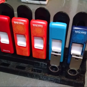 Stepeničasti držač USB