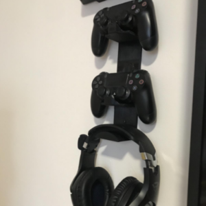 Alternative view of Držač za 2 PS4 džojstika i slušalice