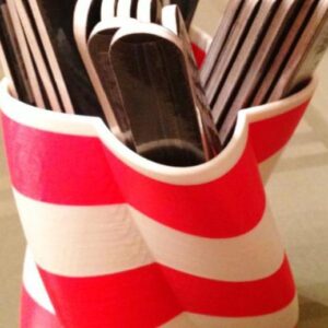 Spiralna posuda za turpije, olovke i drugo