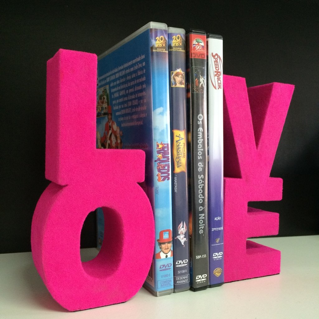 LOVE dekoracija i držač knjiga