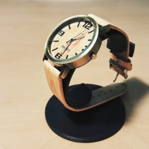 Univerzalno postolje za sat