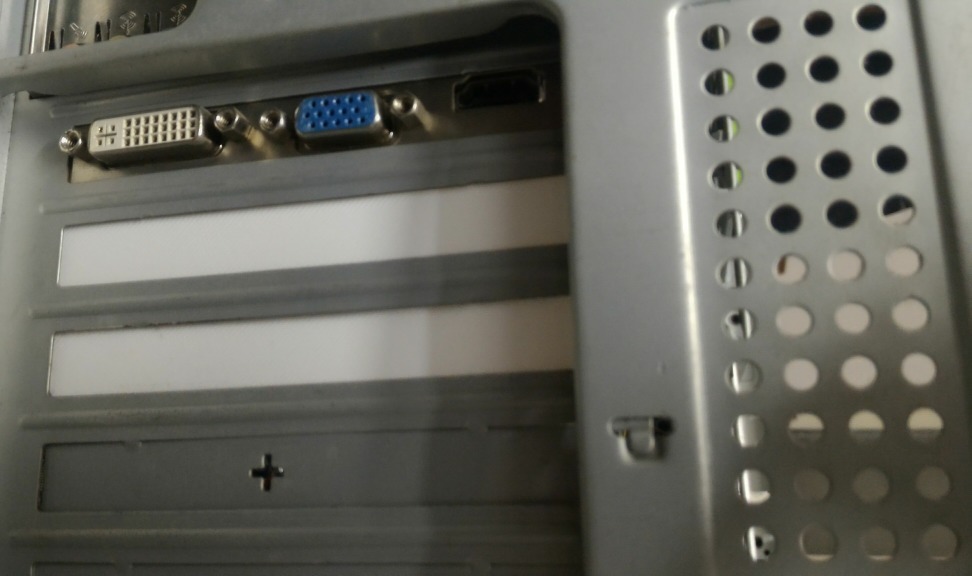 PCI Poklopci Slotova na Kućištu Kompjutera x2