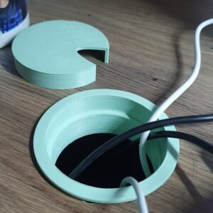 Plastični graničnik za rupe u stolu za kablove i poklopac 68mm