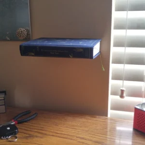 Skrivena polica za knjigu