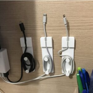 Držač za USB kabli