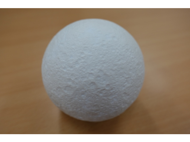 Ukrasni mesec od plastike - Slika 2