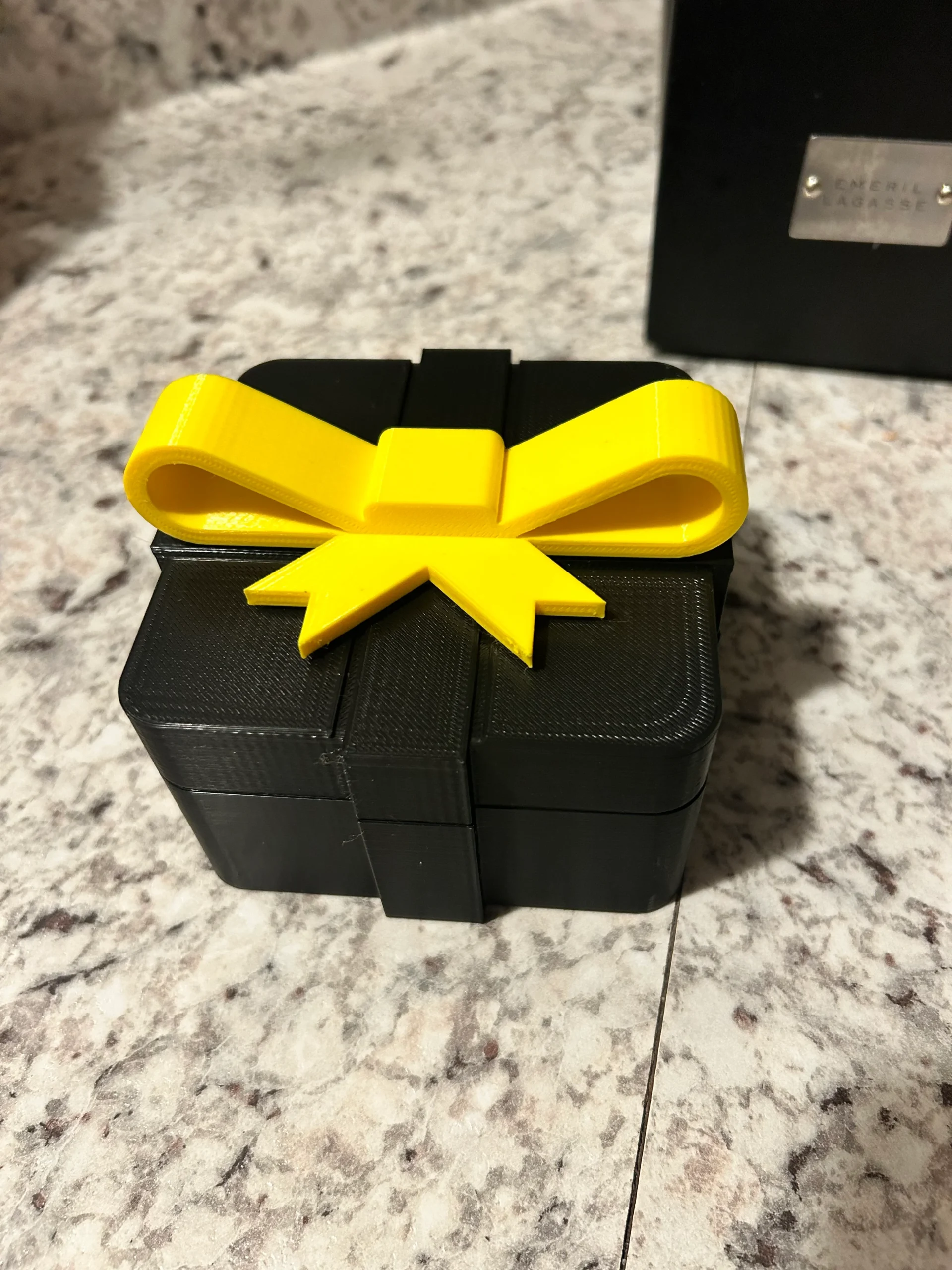 Novogodišnja kutija za poklon