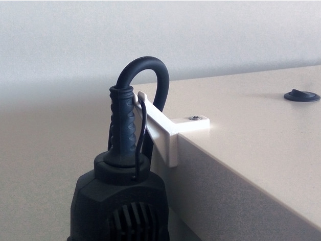 Kukica za ivicu stola