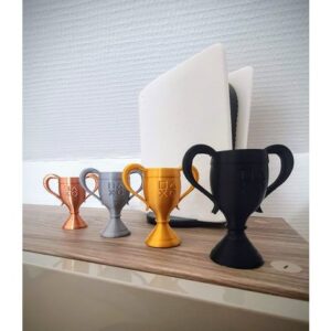 Alternative view of PlayStation Trofej figura