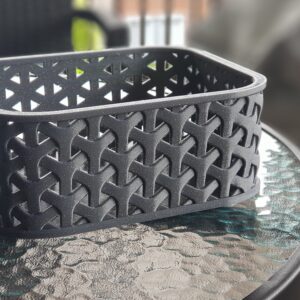 Pletena korpa od plastike