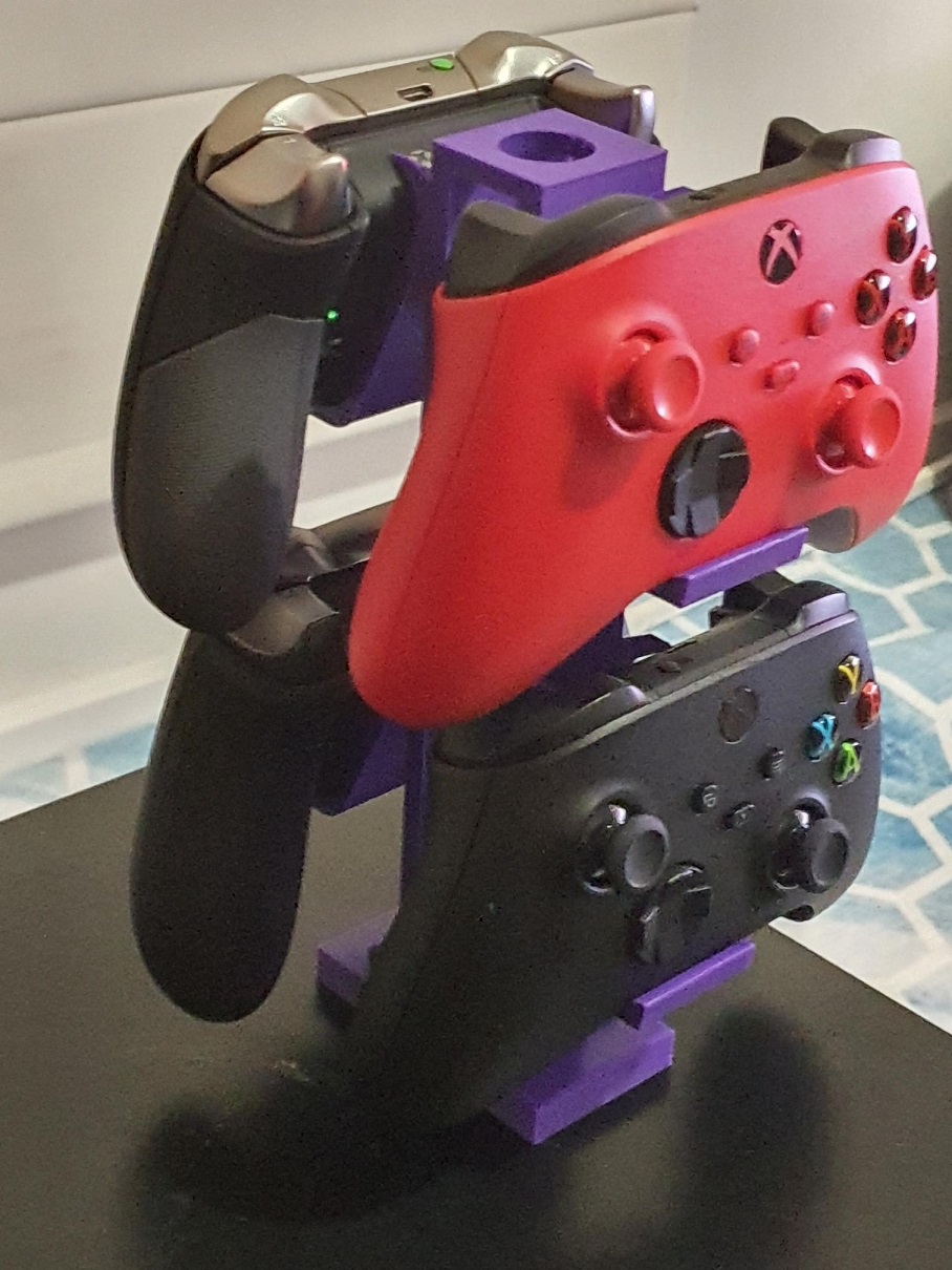 Postolje za 4 Xbox kontrolera