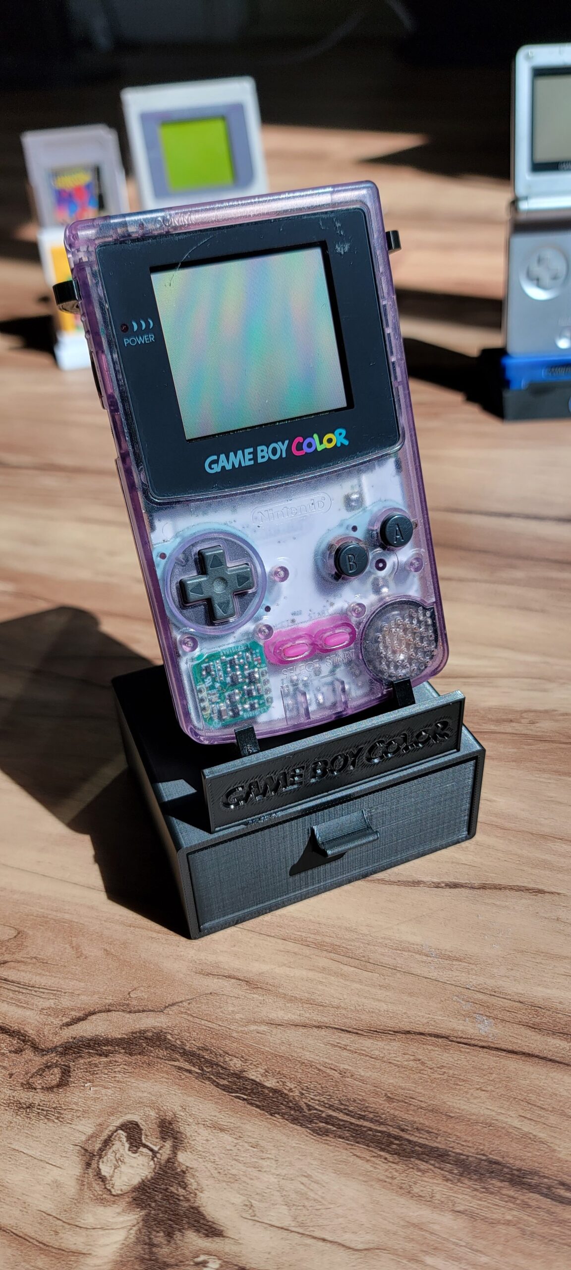 Stalak za Nintendo GameBoy sa fiokom