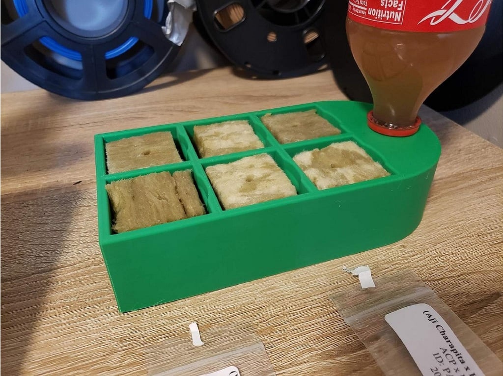 Samozalevajuća saksija za uzgoj novih biljaka