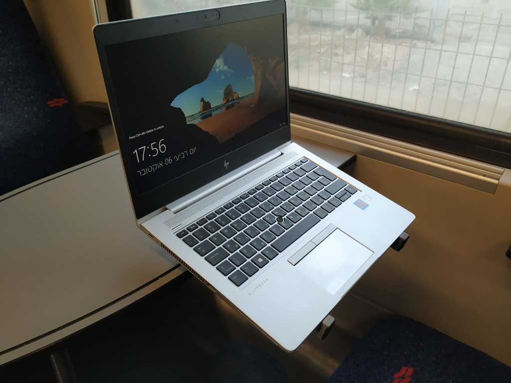 Držač za laptop / Produžetak vašeg stola