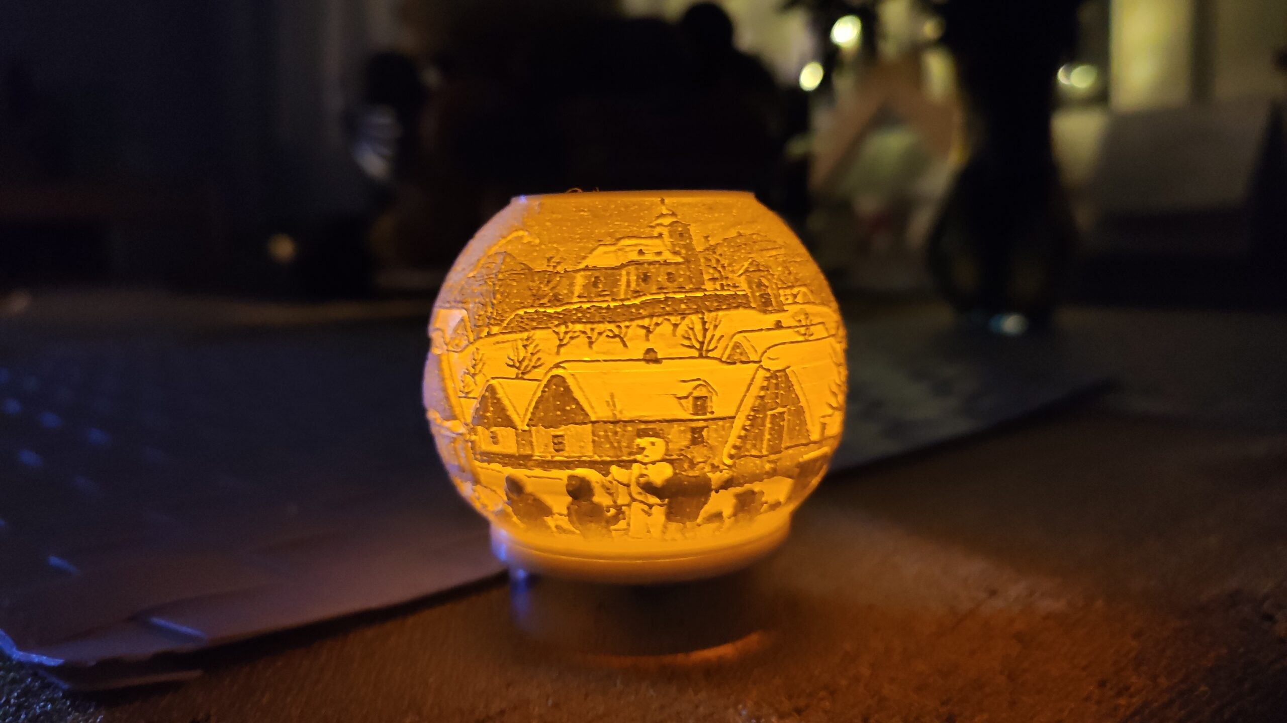 Dekoracija za sveće sa novogodišnjim temama