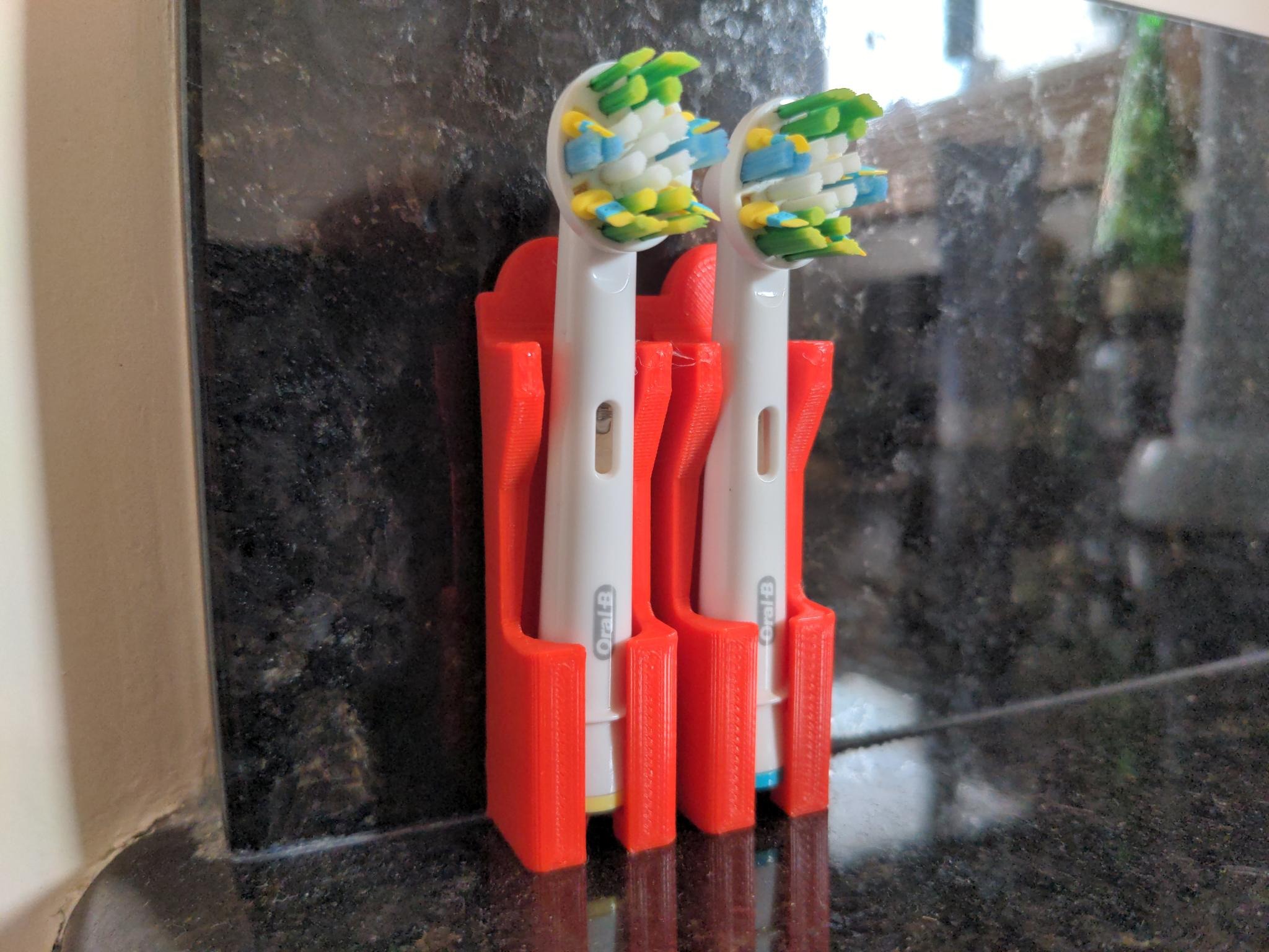 Zidni držač za četkice za zube