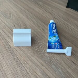 Istiskivač i držač paste za zube