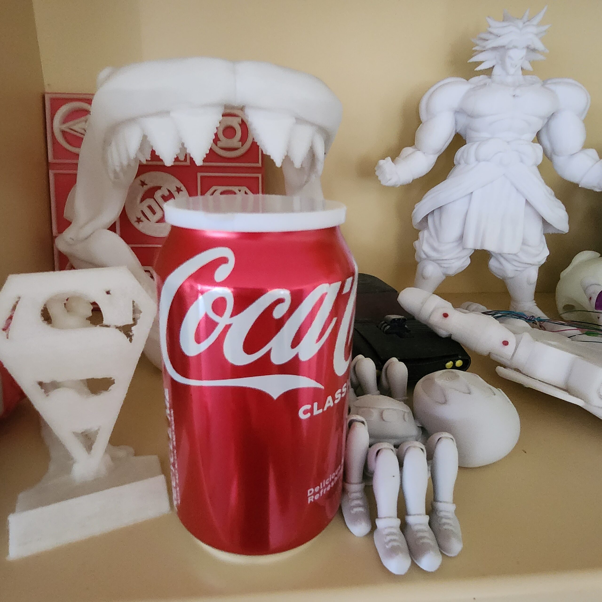 Poklopac za limenke od plastike