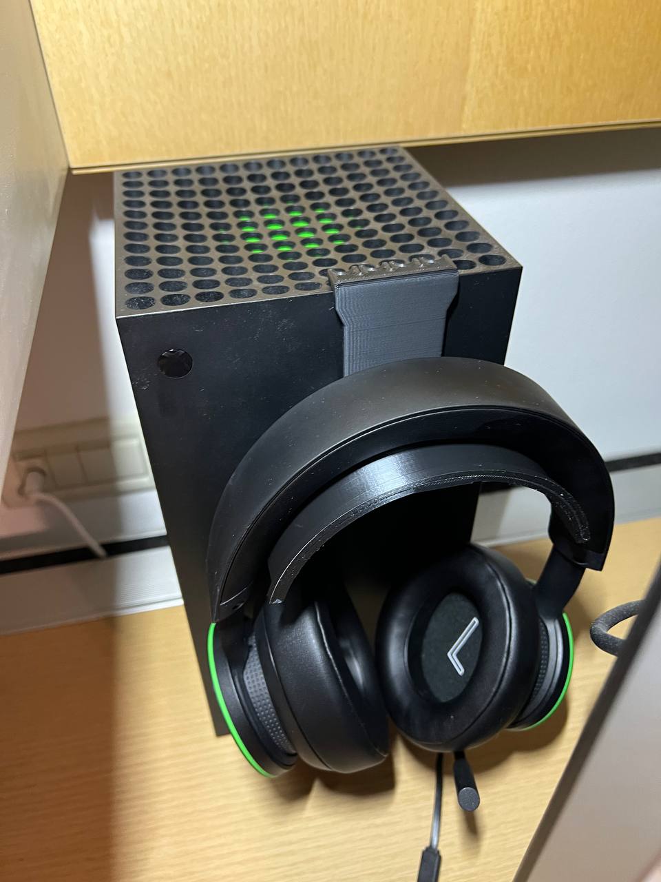 Držač za slušalice na konzoli Xbox Series X