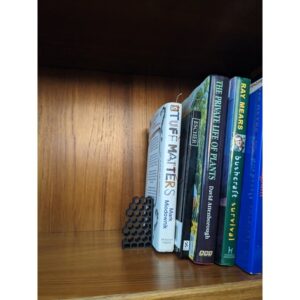 Graničar za knjige na polici