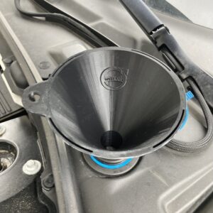 Levak sa oduskom za sipanje tečnosti