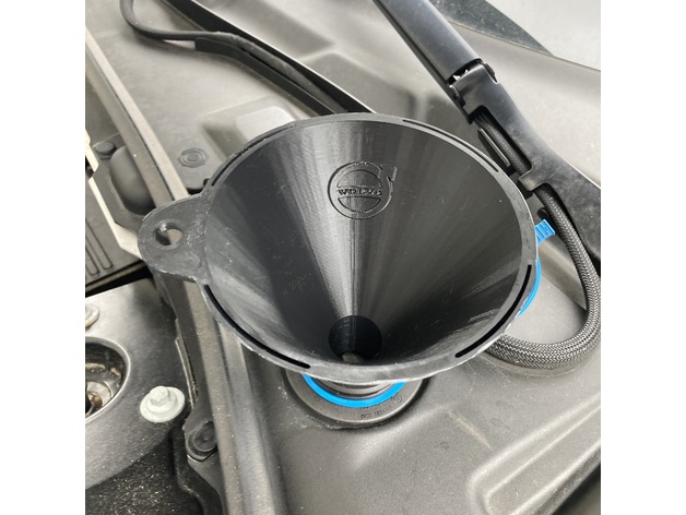 Levak sa oduskom za sipanje tečnosti