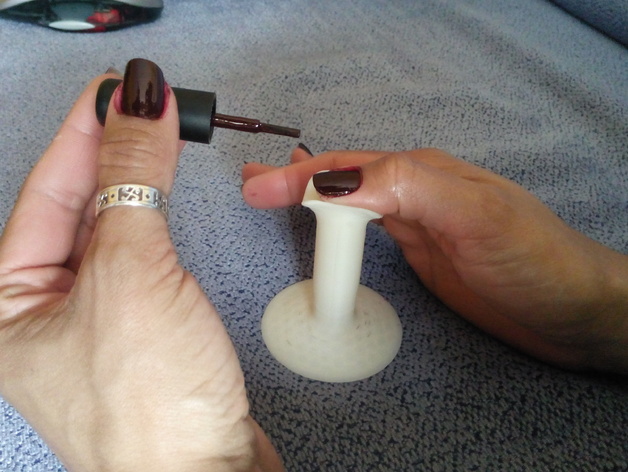 Stalak za lakiranje noktiju