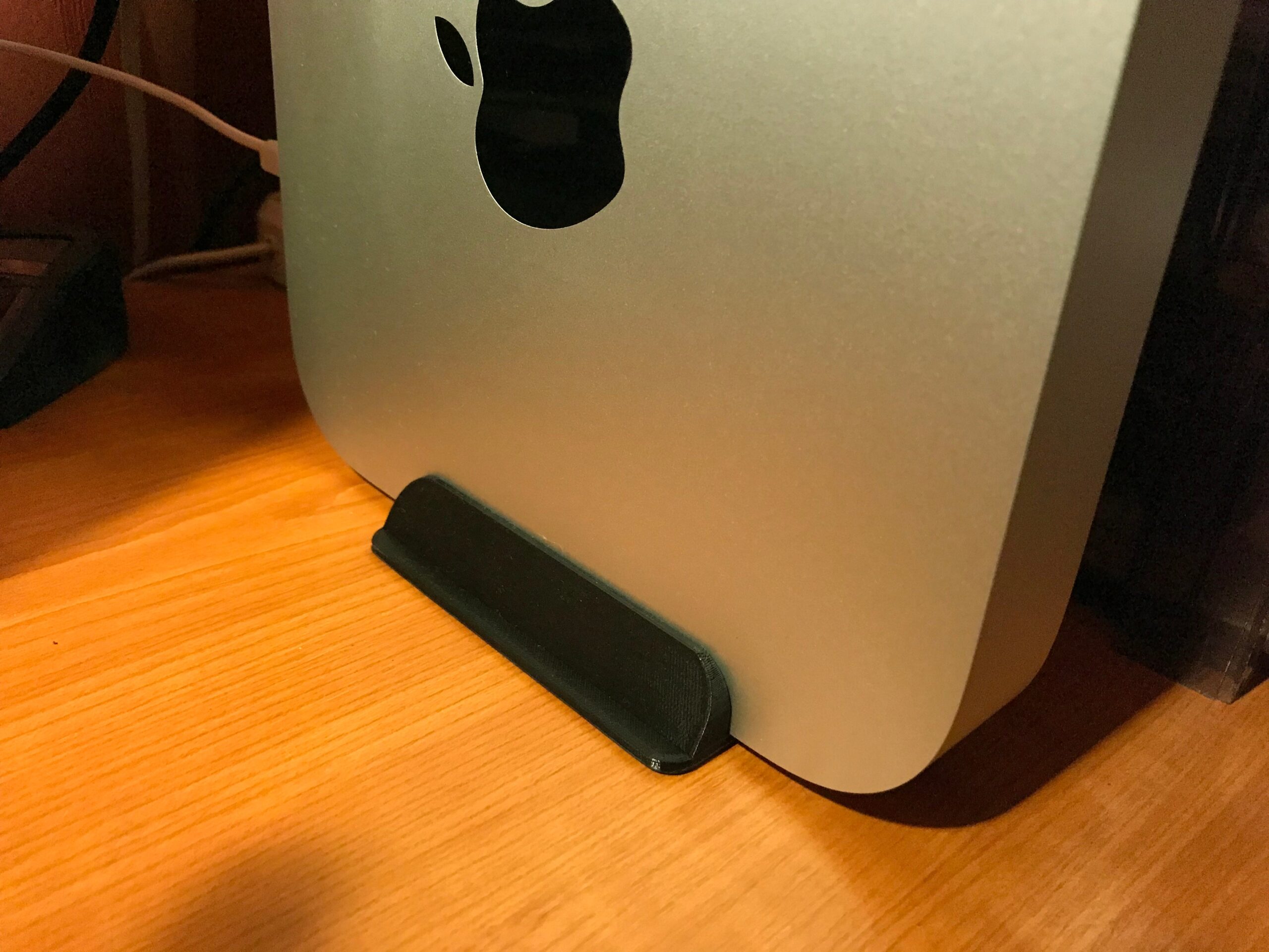 Mac Mini vertikalni držač